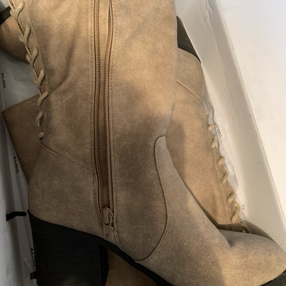 Boots - Picture 3 of 4